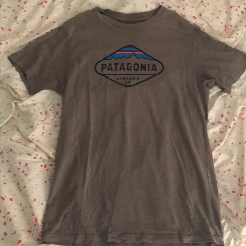 SOLD— Patagonia Grey Ventura CA Slim Fit Tee